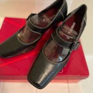 Aerosoles black leather pump size 6 brand new